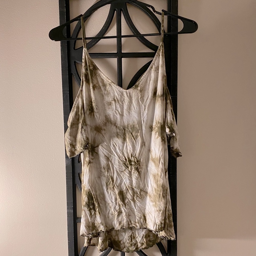 American Eagle cold shoulder tank